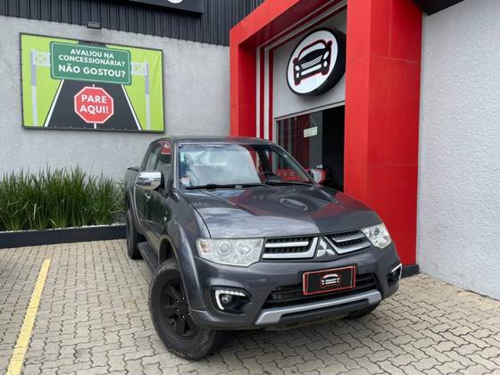 MITSUBISHI L200 TRITON 3.2 HPE 4X4 CD 16V TURBO INTERCOOLER DIESEL 4P AUTOMÁTICO